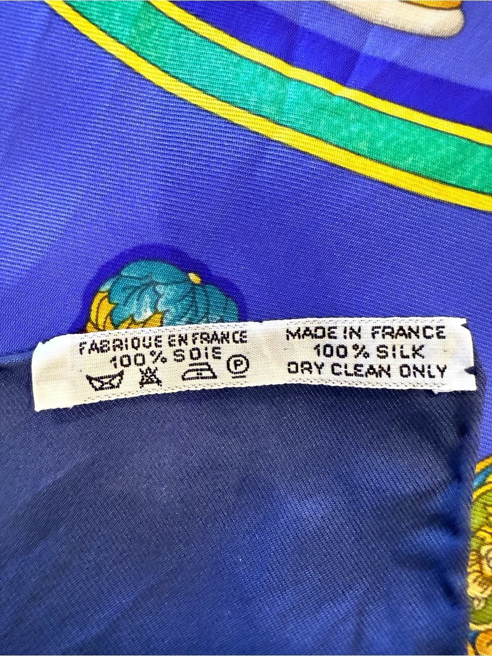 Hermes Qu’importe Le Flacon Silk Scarf - Picture 9 of 9